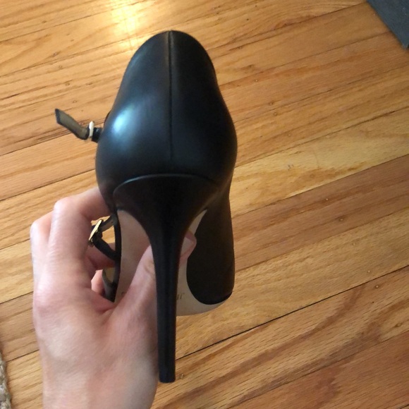 Jimmy Choo ‘Heath’ Pump - Picture 4 of 16